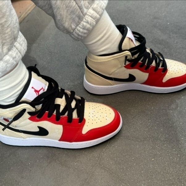 Nike Air Jordan 1 Mid DV7012-1 - đánh giá và giá Jordan 1 Retro Lace